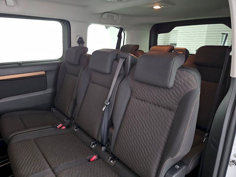 Toyota ProAce Verso (2024) 2.0D 106kW FAMILY COMFORT NAVI - fotka 30 z 33