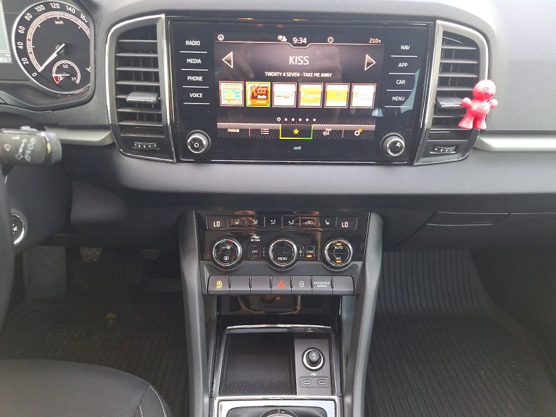 Škoda Karoq (2022) 1.5 TSI / 110 kW / 6MP / AMBIT - fotka 27 z 34