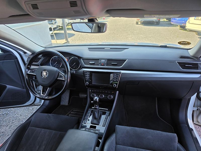 Škoda Superb 2.0 TDI ALCANTRA Led DSG  - fotka 18 z 24