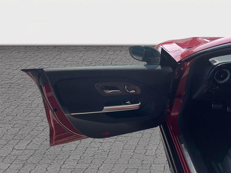 Mercedes-Benz CLA (2026) 220 4MATIC - fotka 9 z 16