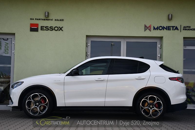 Alfa Romeo Stelvio 2,2D 154kW VELOCE AT8-Q4  - fotka 2 z 53