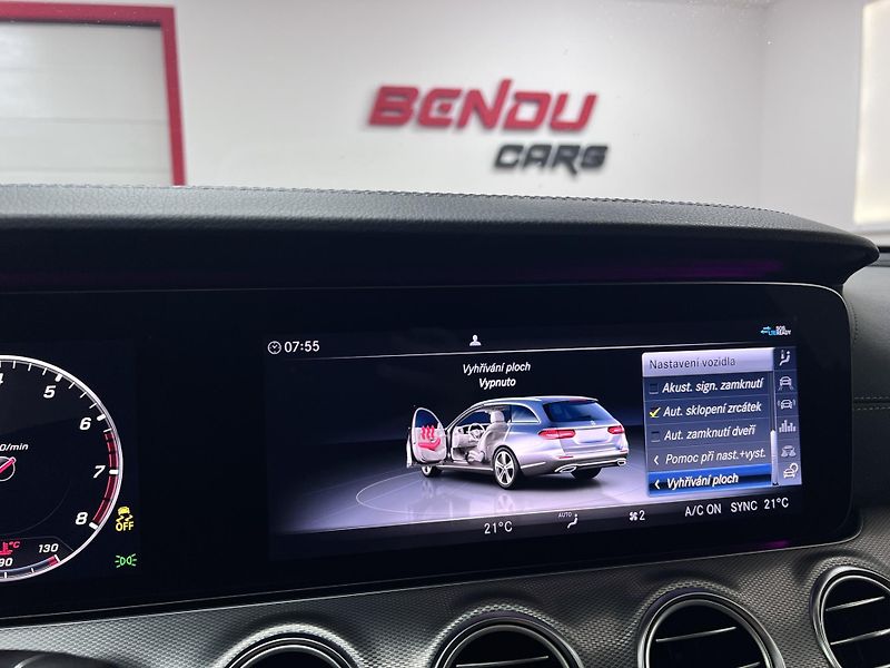 Mercedes-Benz Třídy E E 450, 270 kW, 4Matic, AMG - fotka 44 z 50