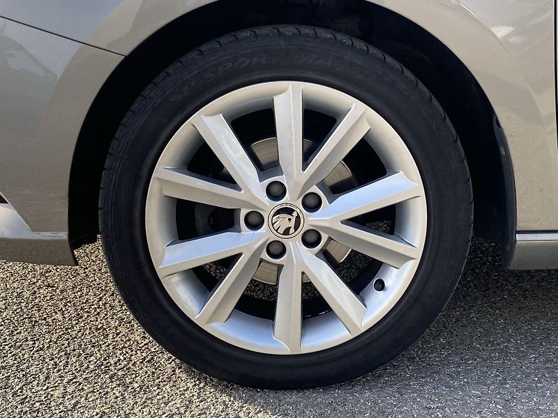 Škoda Fabia (2018) Combi 1.0 TSI Style Plus - fotka 29 z 33