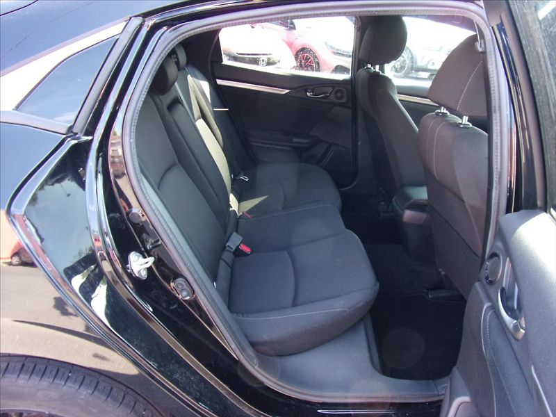 Honda Civic 1,0 i-VTEC TURBO Elegance - fotka 11 z 26
