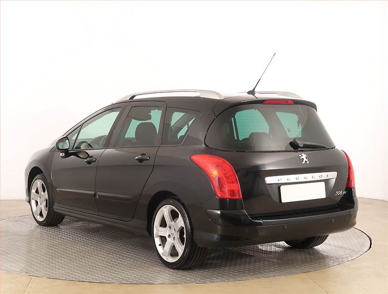 Peugeot 308 (2008) 1.6 THP, 7 míst, po STK - fotka 4 z 17