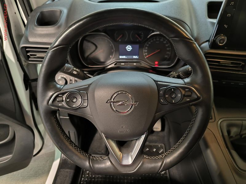 Opel Combo (2021) 1.2T, 1.maj,ČR, AC, výhřev - fotka 13 z 17