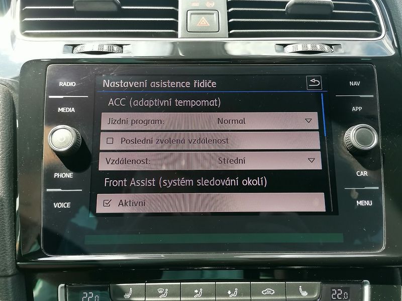 Volkswagen Golf (2020) 1.6 TDi IQ.Drive LED,ACC - fotka 15 z 32