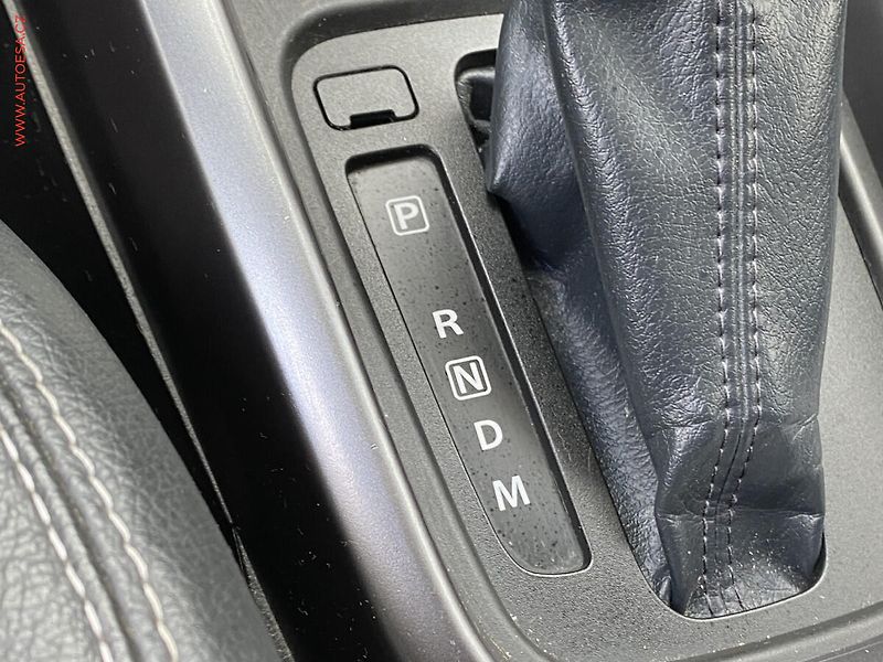 Suzuki Vitara (2019) 1.4B-Jet, Style, AT, panor - fotka 14 z 19