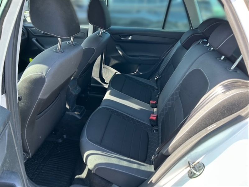 Škoda Fabia 1,0 TSI 70 Ambition - fotka 8 z 11