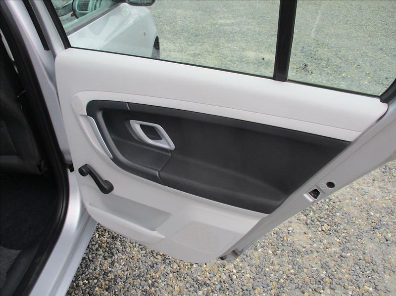 Škoda Fabia 1,2 i, digiklima, serviska, - fotka 12 z 39