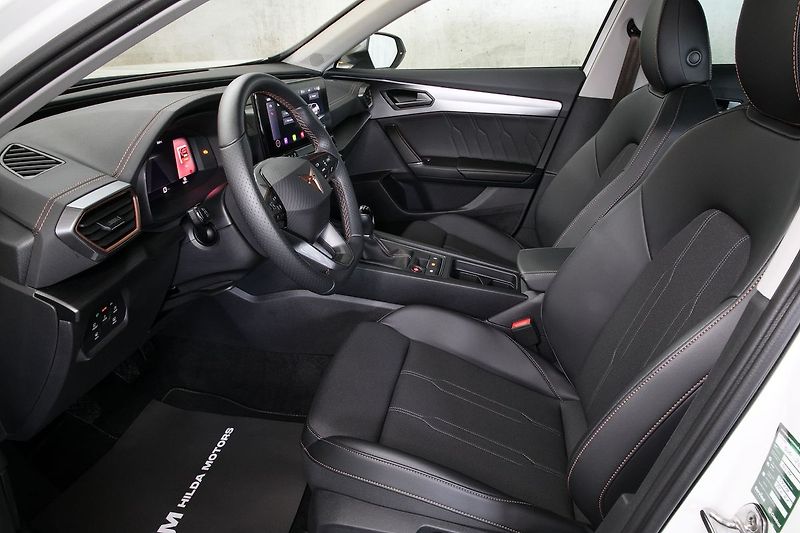 Cupra Formentor 1.5TSI 110kW LED Kamera ZÁRUKA - fotka 11 z 33