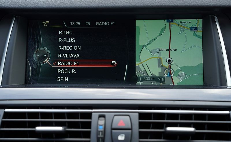 BMW Řada 5 520d xDrive/185 PS/kůže/AT - fotka 30 z 39