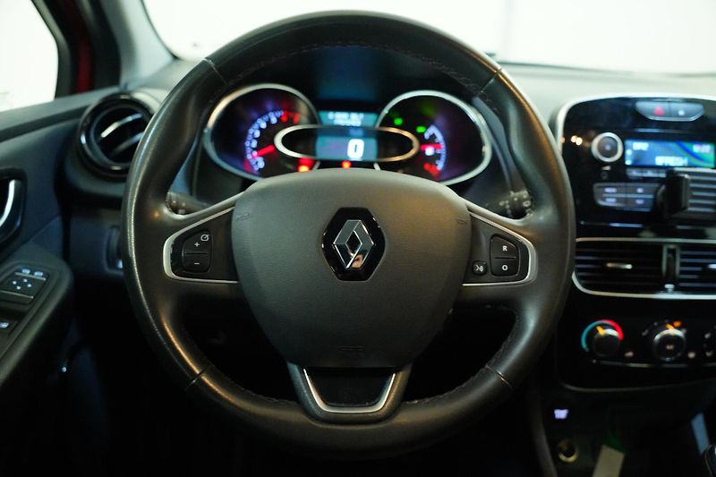 Renault Clio - fotka 18 z 24