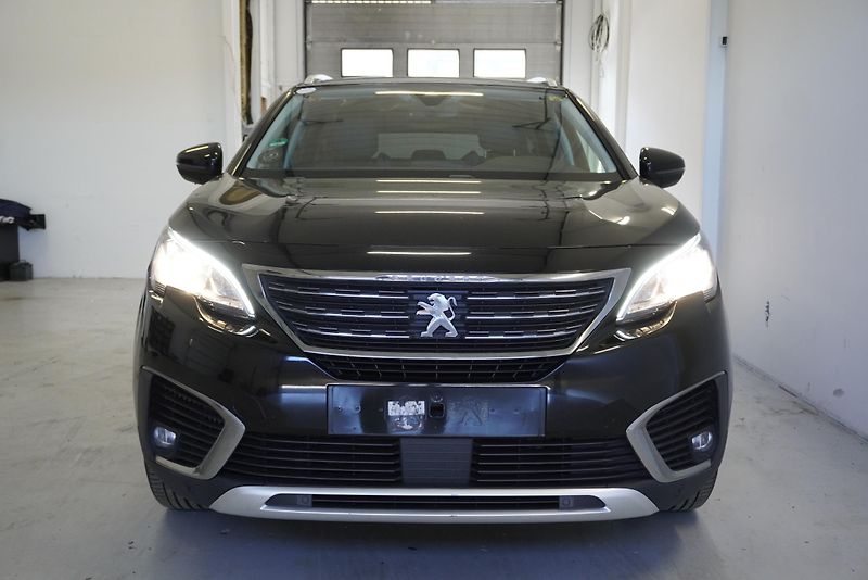 Peugeot 5008 (2020) 5008  1,2I 96 kW ALLURE 7 MÍST - fotka 2 z 32