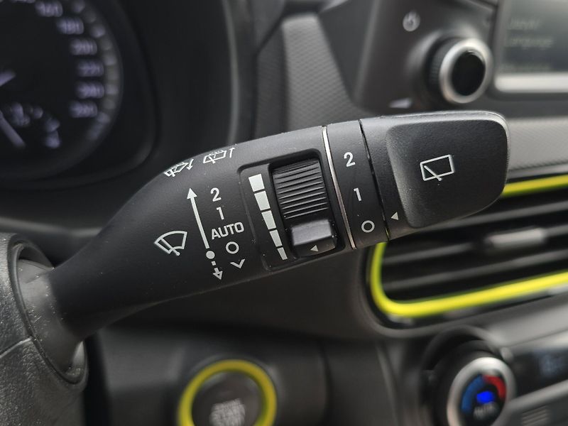 Hyundai Kona (2018) Style Premium 1.6T-GDi A/T 4x4 - fotka 14 z 30