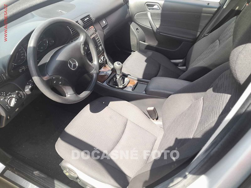 Mercedes-Benz Třídy C (2007) 1.8i, Panorama, AC - fotka 3 z 3