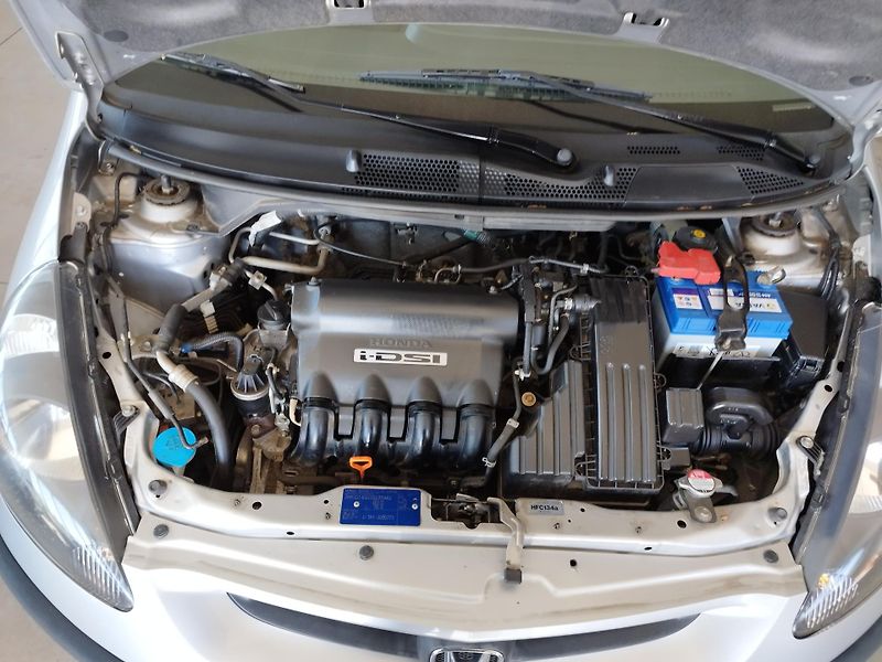 Honda Jazz (2004) 1,3i,61KW,AUTOMAT,KLIMA,ALU - fotka 25 z 26