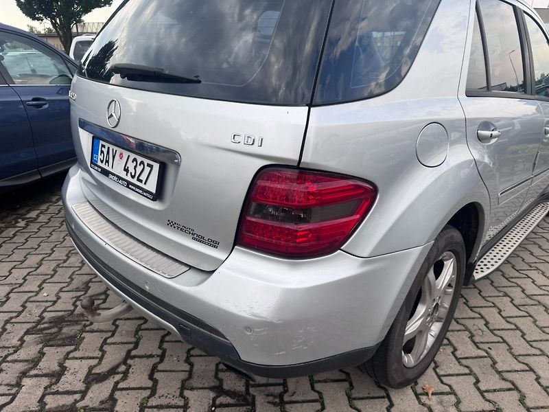 Mercedes-Benz Třídy M (2005) 320 3,0CDI 165KW JINÝ MOTOR - fotka 12 z 39