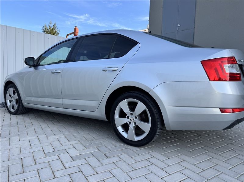 Škoda Octavia 2,0 TDI STYLE 2.maj. původ ČR - fotka 18 z 50