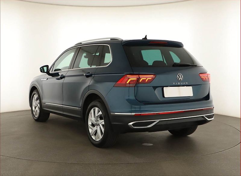 Volkswagen Tiguan (2021) Elegance 2.0 TSI - fotka 4 z 21