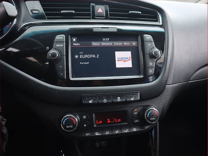 Kia Ceed (2018) 1.4 MPI, Serv.kniha, Navi - fotka 12 z 19