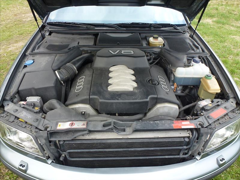 Audi A8 4,2 V8 Quattro 4x4 AUTOMAT - fotka 48 z 65