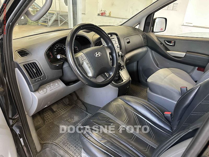 Hyundai H 1 (2012) 2.5CRDI 8míst, ČR, AC, TZ - fotka 3 z 3