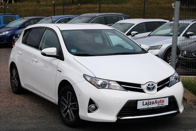 Toyota Auris 1,8 HYBRID KAMERA, SERVISKA - fotka 33 z 34