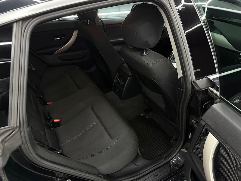 BMW Řada 4 (2015) Gran Coupé 418d A/T - fotka 11 z 24