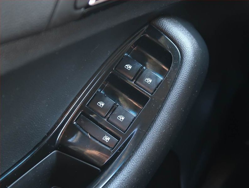 Chevrolet Orlando (2013) 2.0 VCDi, 7 míst, nová STK - fotka 15 z 19