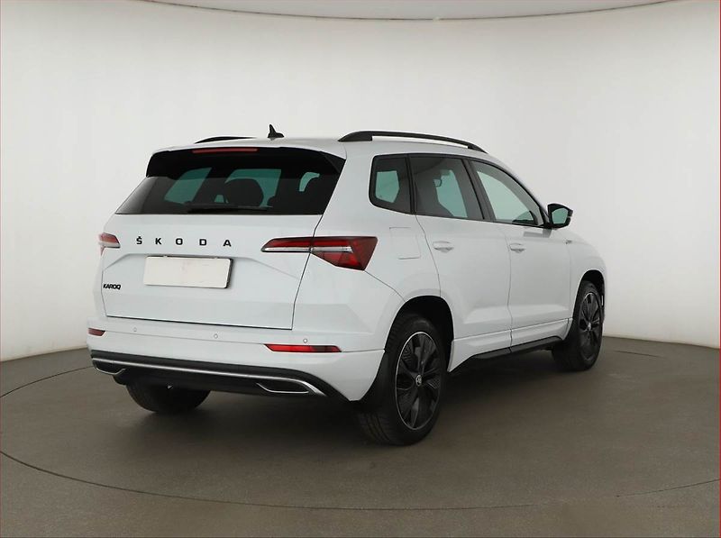 Škoda Karoq (2023) Sportline 1.5 TSI - fotka 5 z 15