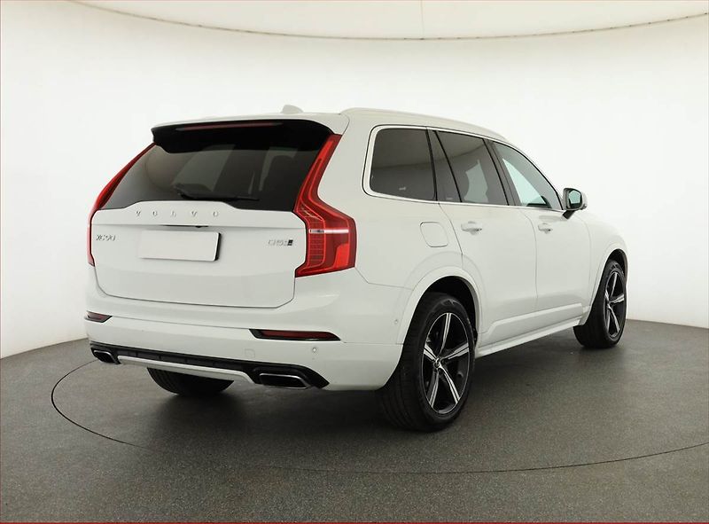 Volvo XC90 (2017) R-Design D5 AWD - fotka 5 z 18