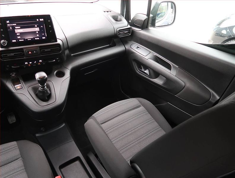 Opel Combo (2023) Elegance 1.5 CDTI, 5Míst, SR - fotka 8 z 18