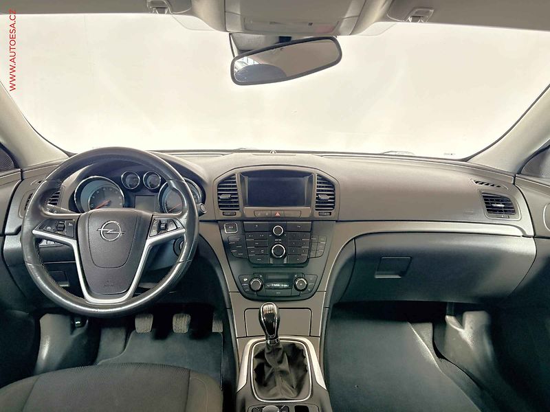 Opel Insignia (2011) 1.4T, Navi, výhřev sed - fotka 8 z 16