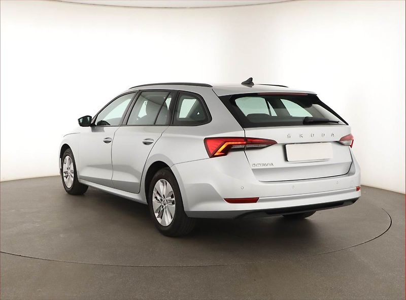 Škoda Octavia (2022) Ambition 2.0 TDI, ČR,1.maj - fotka 4 z 18