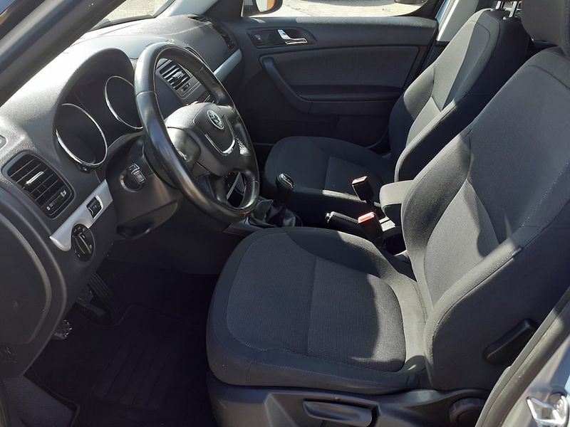 Škoda Yeti (2011) 1.4 TSI AMBIENTE - fotka 13 z 33
