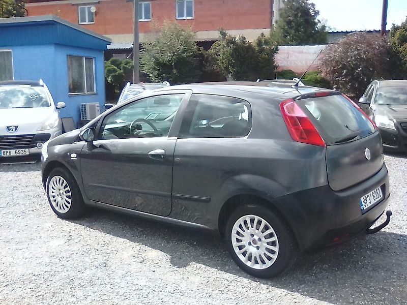 Fiat Punto (2010) 1.2i , 2.majitel - fotka 4 z 32