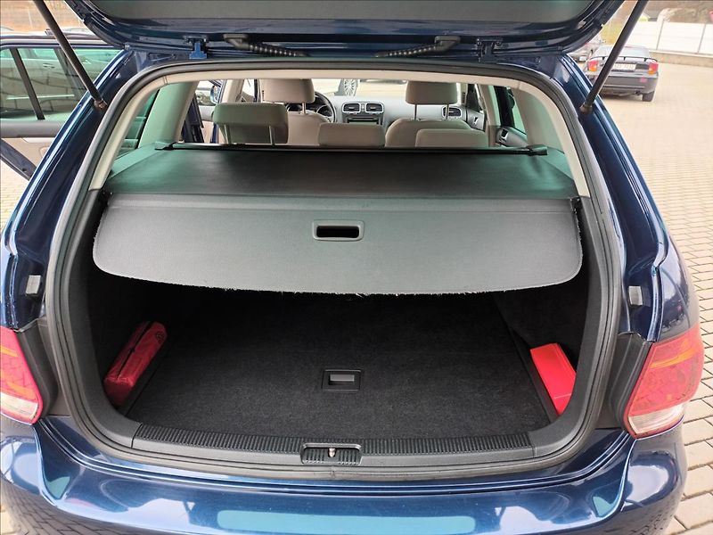 Volkswagen Golf 1,2 TSI,KLIMA,VÝHŘEV,SERVISKA - fotka 19 z 40