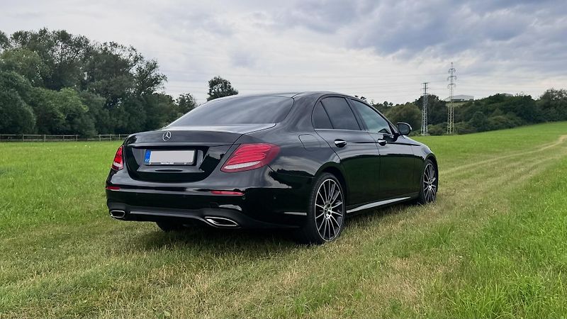 Mercedes-Benz Třídy E (2020) E450 V6 Biturbo 4matic AMG - fotka 6 z 19
