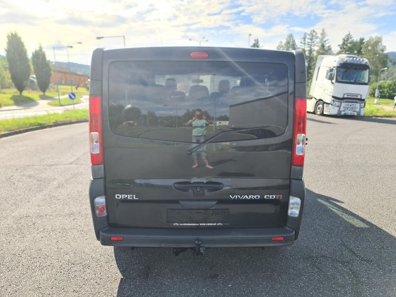 Opel Vivaro (2011) 2.0 CDTi 84-KW 8-MÍST OLOMOUC - fotka 8 z 75