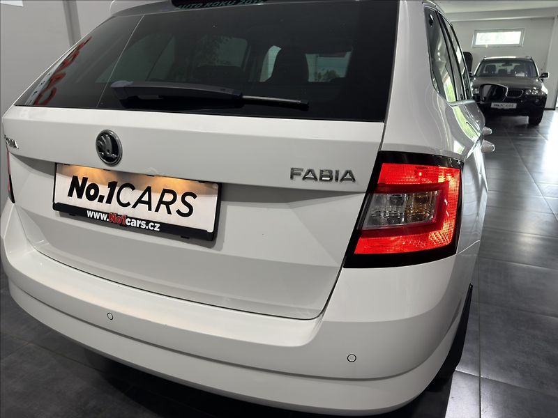 Škoda Fabia 1,2   TSI SPORT VÝHŘEV SEDADEL - fotka 22 z 28