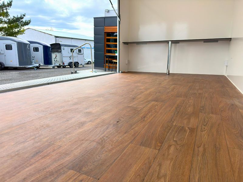 Respo (2026) Showroom, prodejna, stánek - fotka 10 z 20