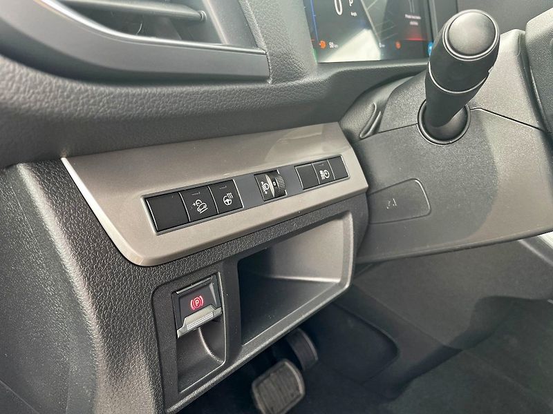Opel Zafira (2026) 2.2 CDTi 180k Elegance AT8 - fotka 15 z 17