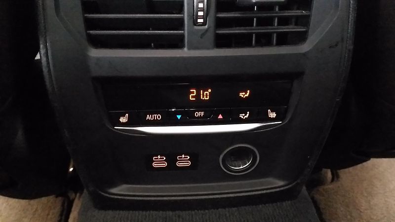 BMW Řada 3 (2020) 320D,XDRIVE,FULL,LED,TAŽNÝ,TOP - fotka 30 z 42
