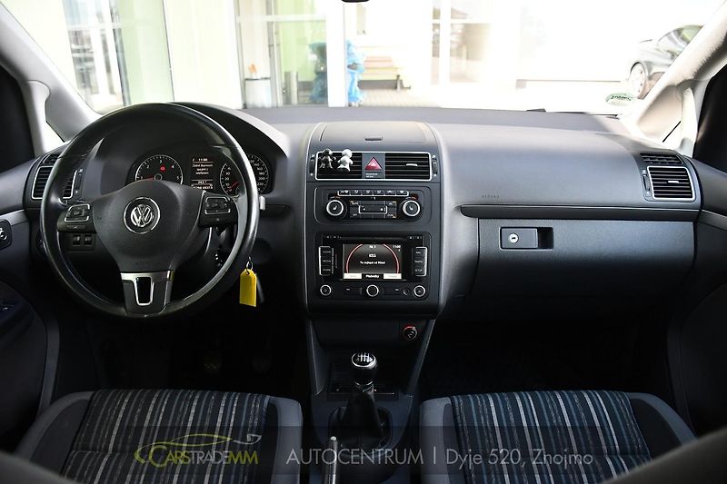 Volkswagen Touran 2.0TDi CROSS NAVI VÝHŘEV - fotka 22 z 48