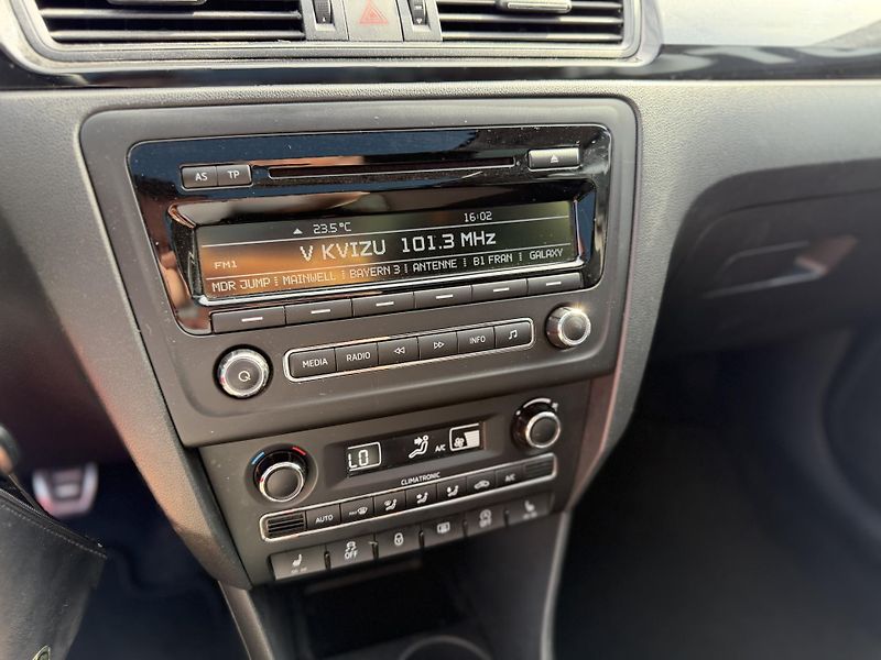 Škoda Rapid 1.6 TDI, 77kw, SPORT - fotka 11 z 16