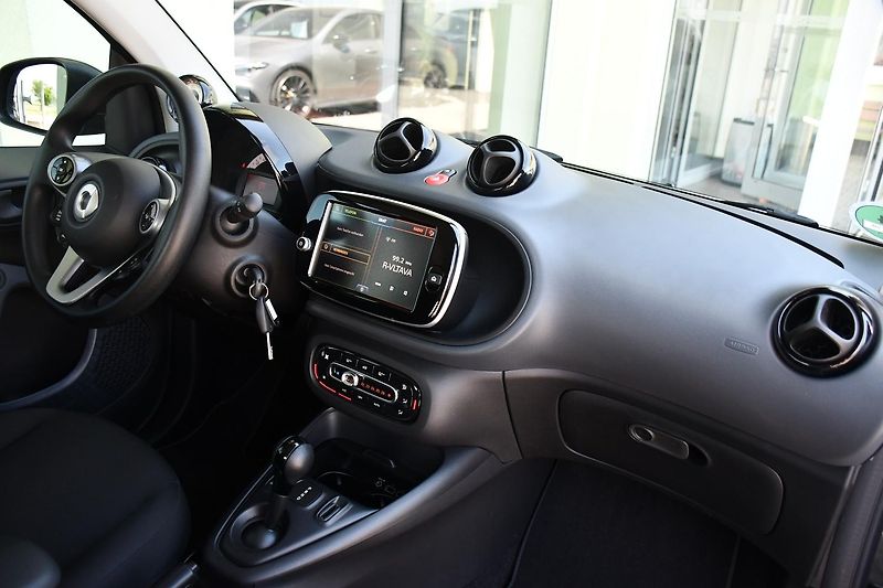Smart Fortwo EQ - fotka 14 z 25