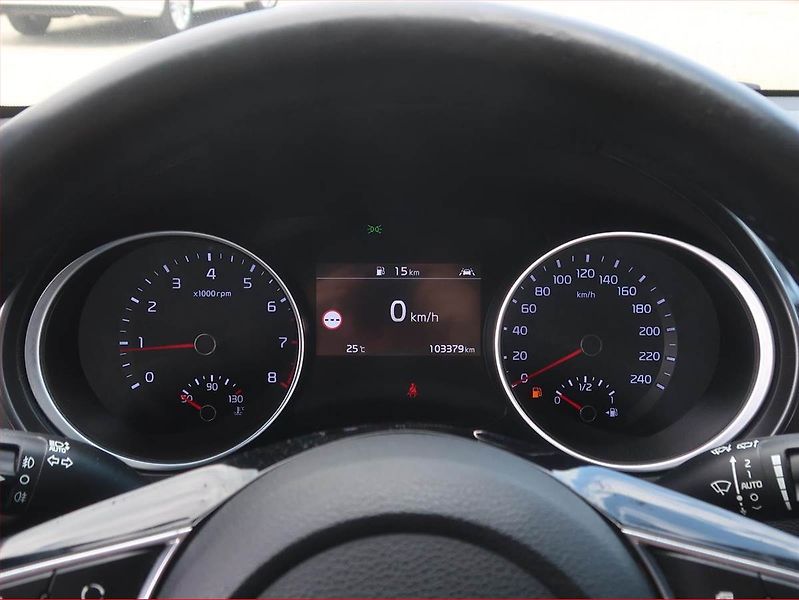 Kia Ceed (2018) Gold 1.4 T-GDI, Serv.kniha - fotka 11 z 15