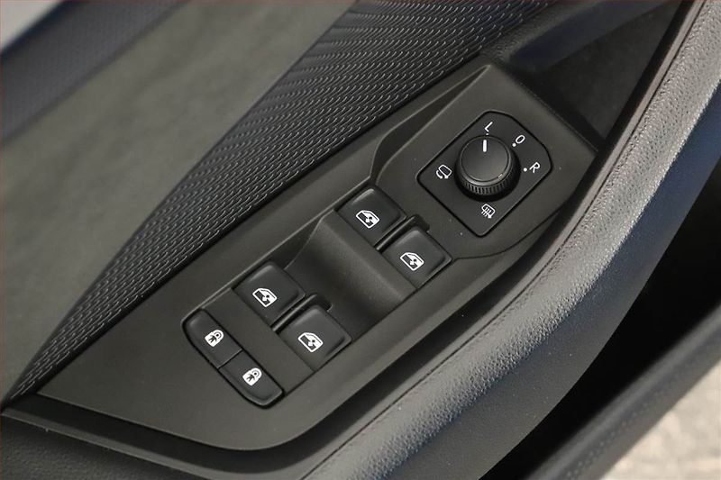 Škoda Octavia (2022) RS 2.0 TSI - fotka 10 z 16