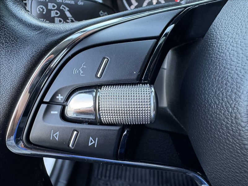 Škoda Fabia 1,0 TSI DPH tažné 1maj původČR - fotka 32 z 50